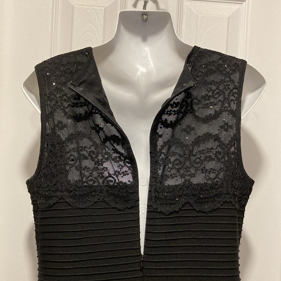 NWOT - R&M Richards New York Black Lace Sleeveless Sequinned Dress - Sz 12 - Picture 5 of 12